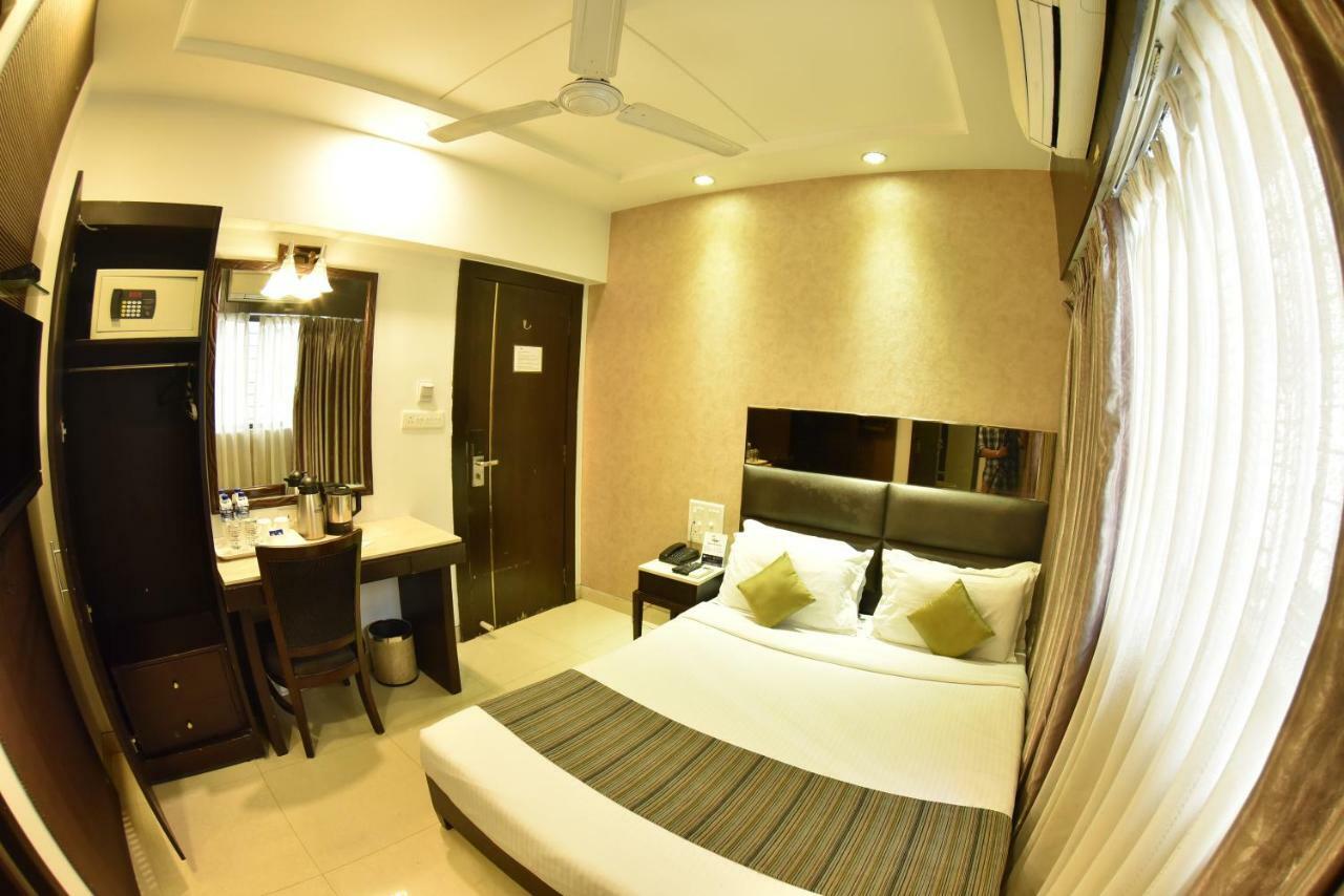 Hotel Manama Мумбаї Екстер'єр фото