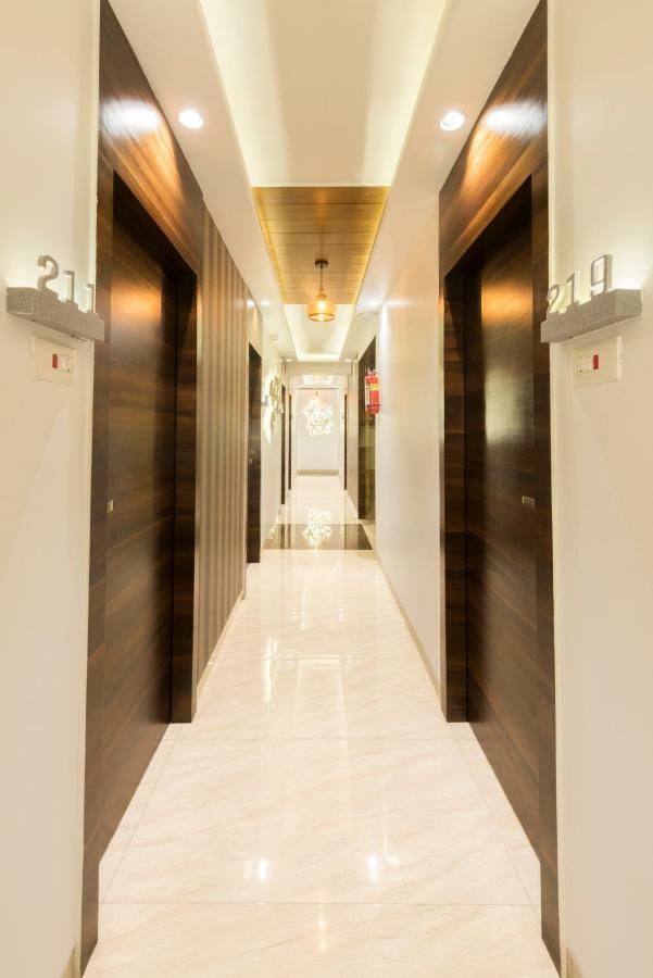 Hotel Manama Мумбаї Екстер'єр фото