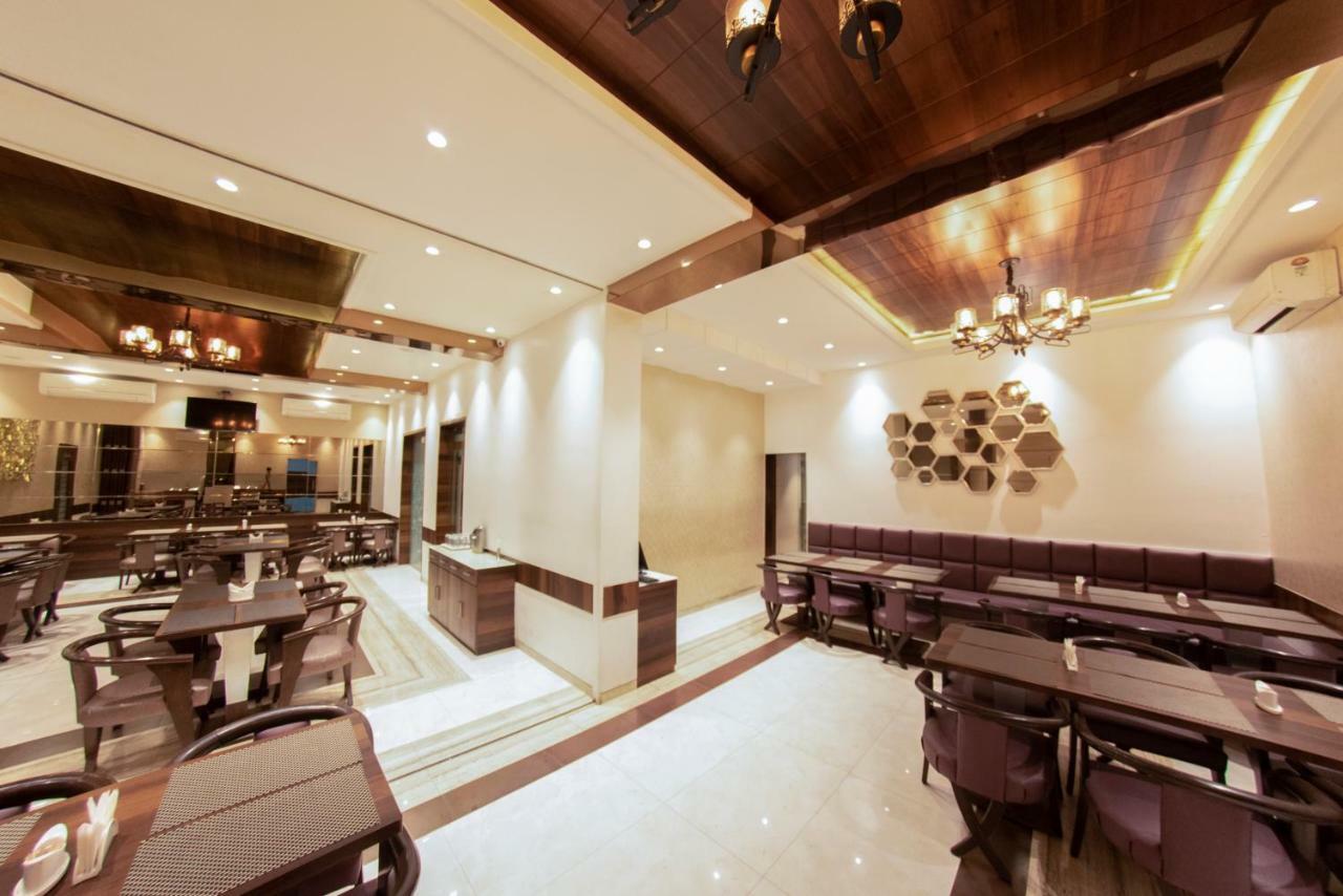 Hotel Manama Мумбаї Екстер'єр фото