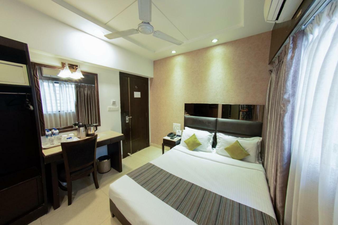 Hotel Manama Мумбаї Екстер'єр фото