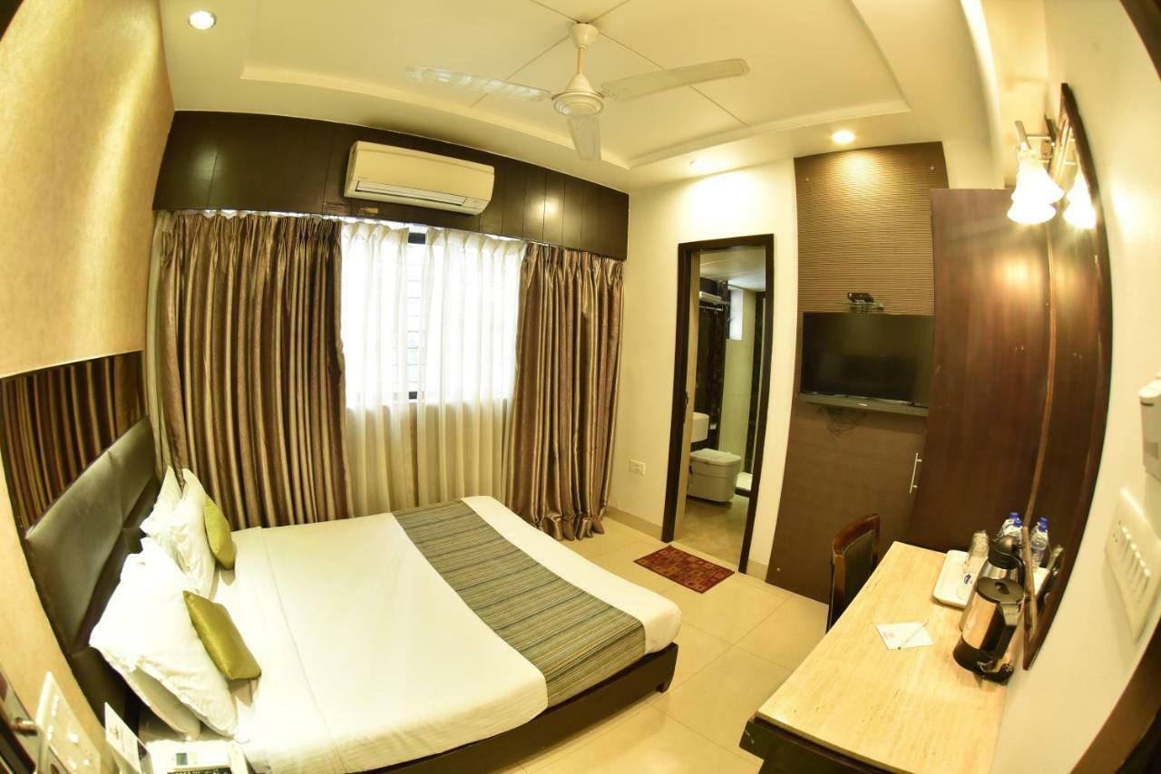 Hotel Manama Мумбаї Екстер'єр фото