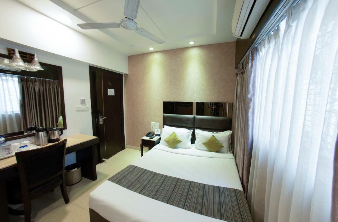 Hotel Manama Мумбаї Екстер'єр фото